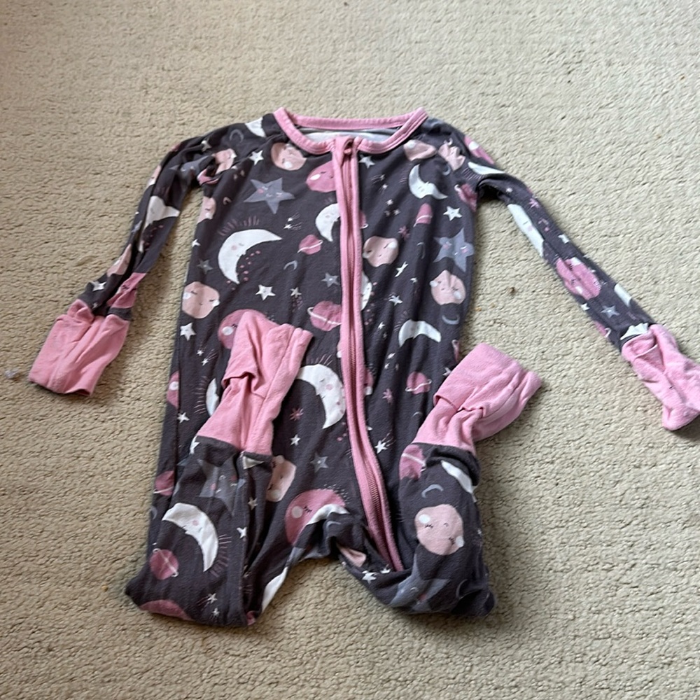 Little sleepies to the moon and back 6-12mo zippy